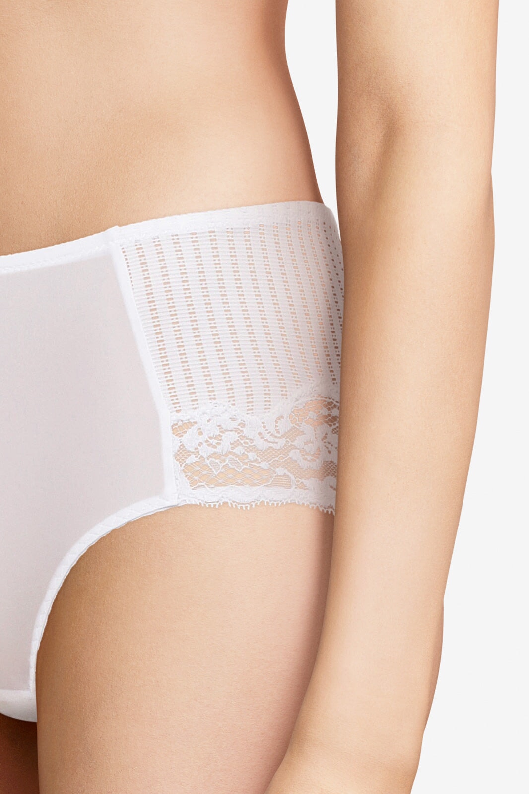 Chantelle EasyFeel - Marilyn Covering Full Brief White Full Brief Chantelle EasyFeel