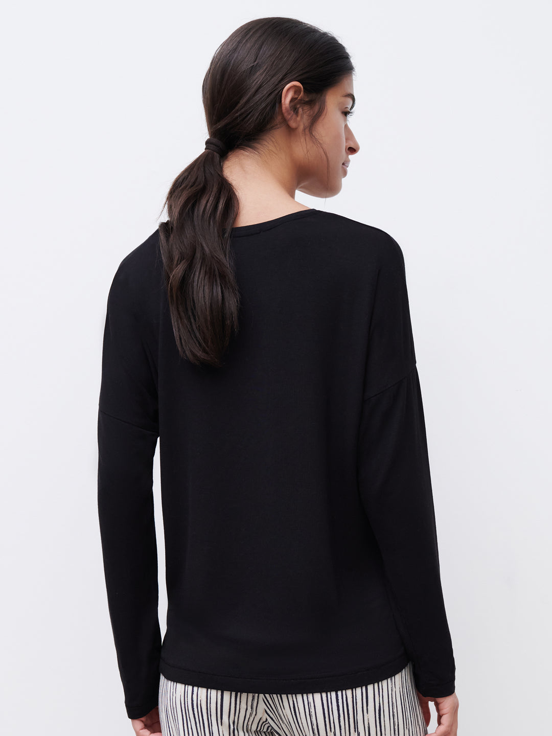 Femilet - Yara Long Sleeved T-Shirt Black