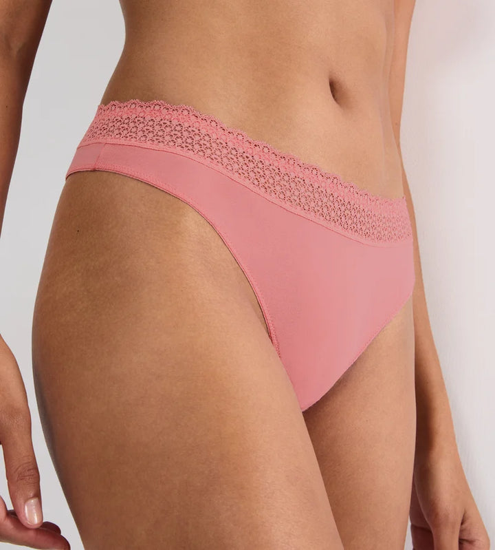 Triumph - Feel Of Modal String Cherry Rose