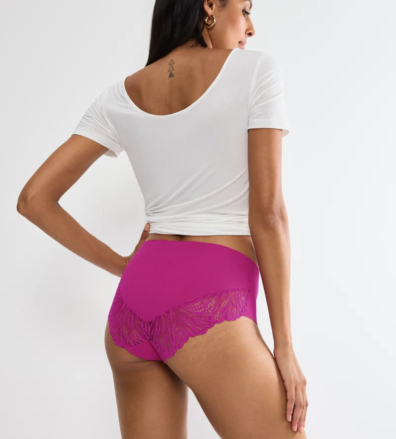 Triumph - Pretty Micro Maxi Plum Fusion