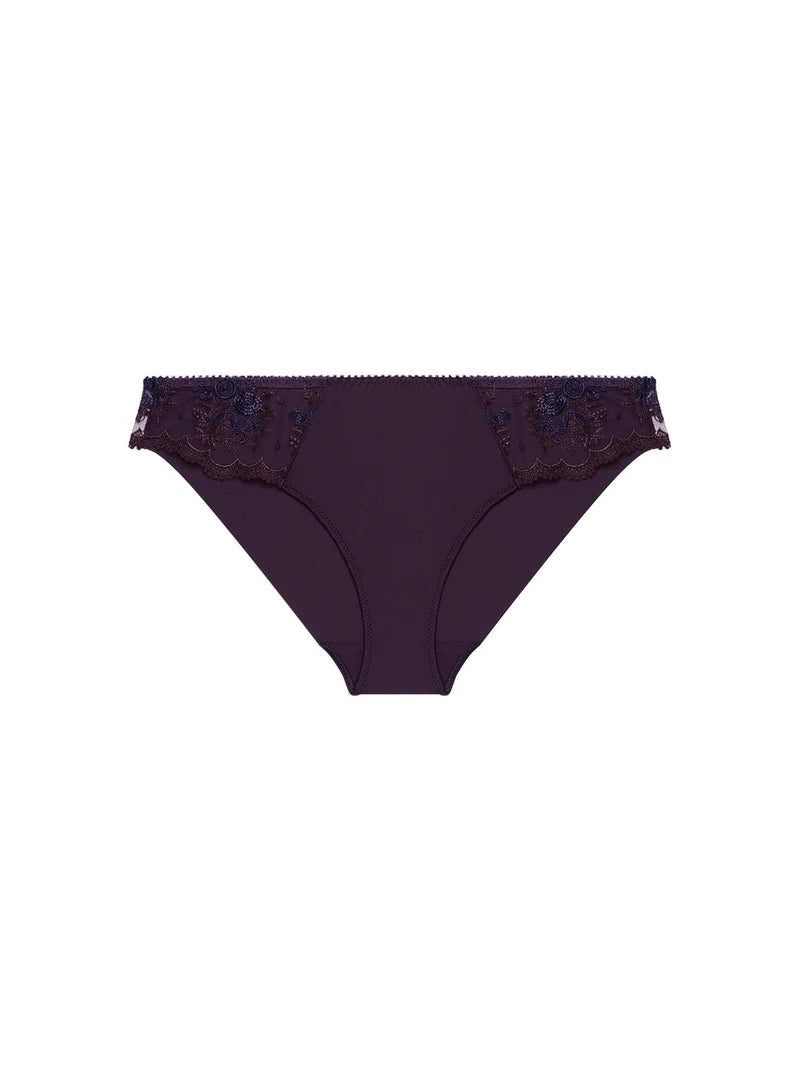 Simone Perele - Intrigue Brief Fig