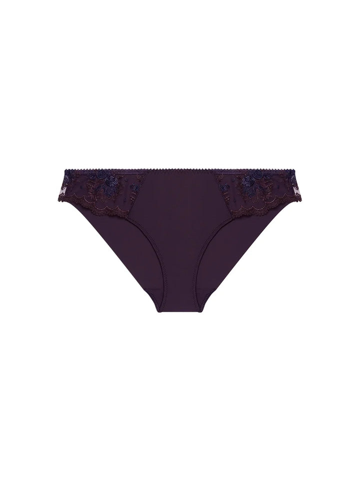 Simone Perele - Intrigue Brief Fig