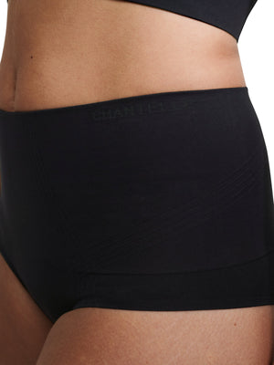 Chantelle Smooth Comfort Sculpting High-Waisted Full Brief - Black Full Brief Chantelle 