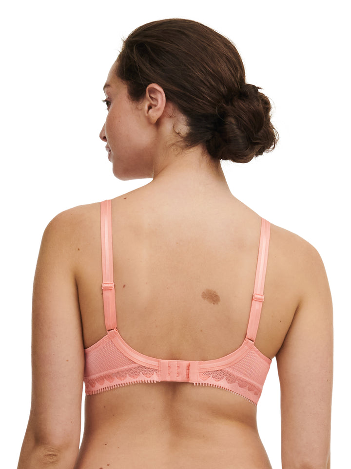 Chantelle – Day To Night Plunge Spacer Bra Candlelight Peach