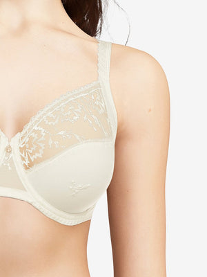 Chantelle - Every Curve Very Covering Underwired Bra Milk
