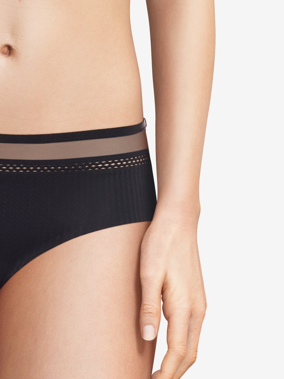 Chantelle Chic Essential Covering Shorty - Black Shorty Chantelle