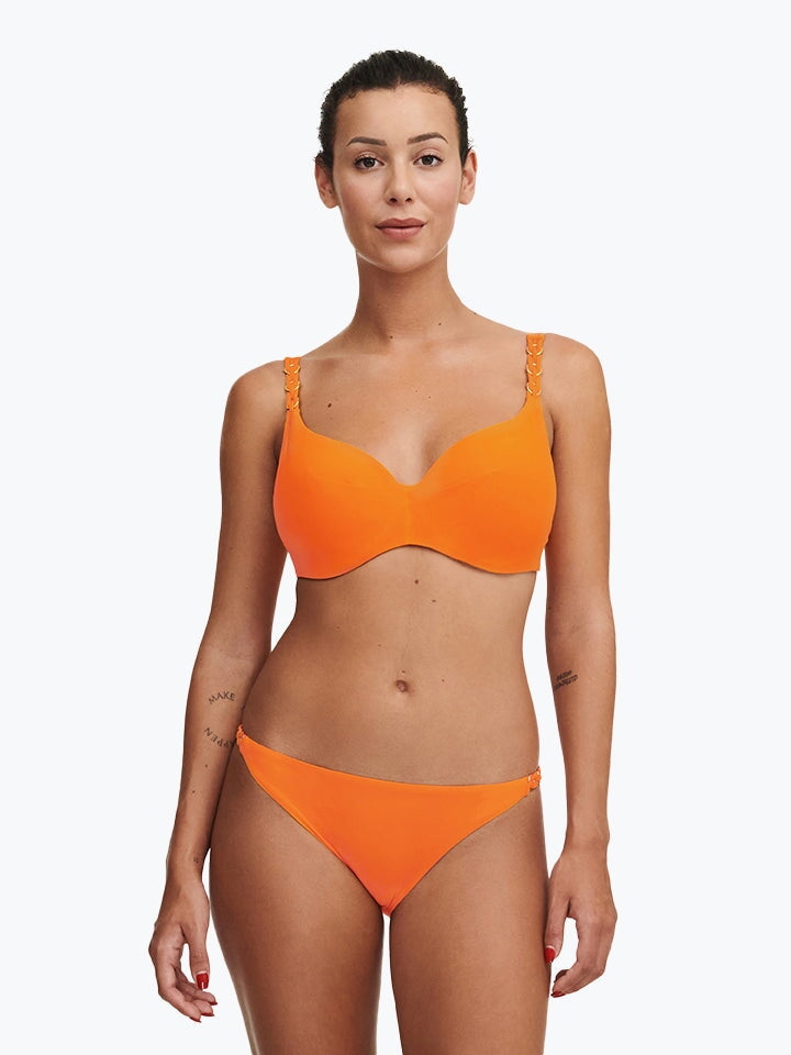 Bügel-Bikini mit Emblem von Chantelle Bademode – Orangefarbener Vollschalen-Bikini von Chantelle