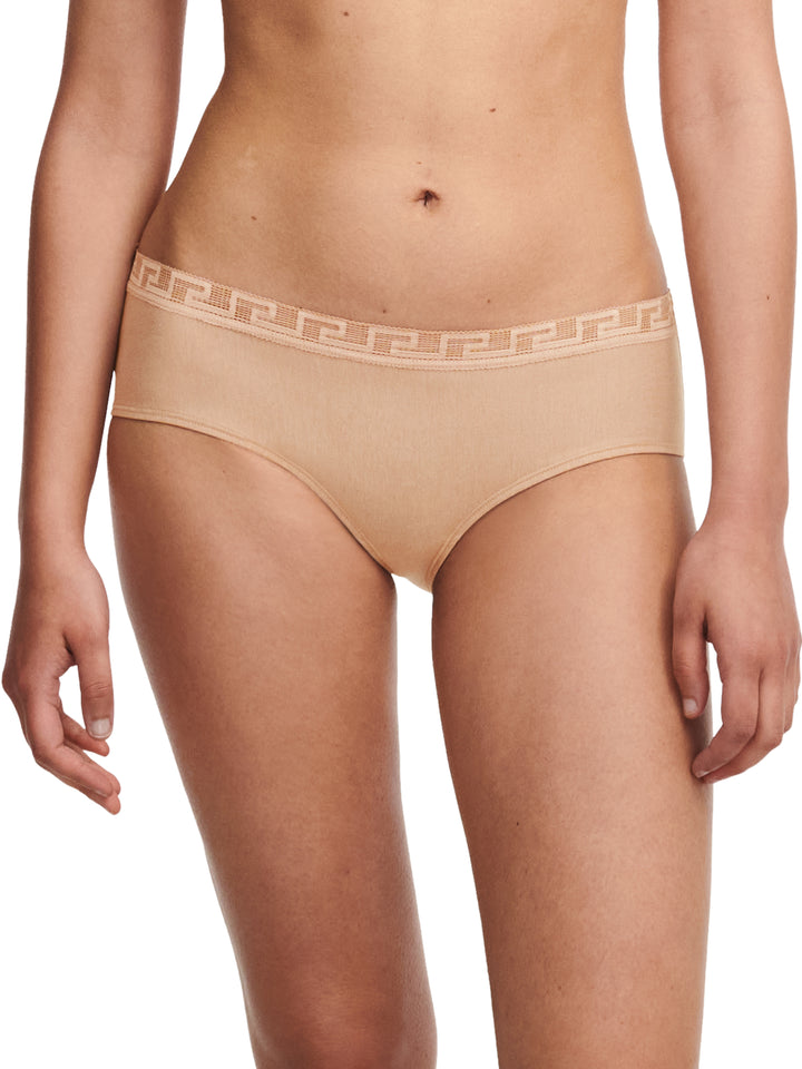 Chantelle - Mellow Bliss che copre Shorty Clay Nude