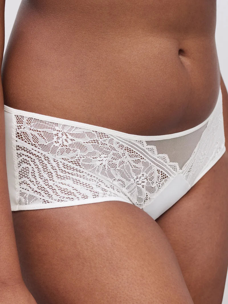 Chantelle - Floral Touch Covering shorty Milk