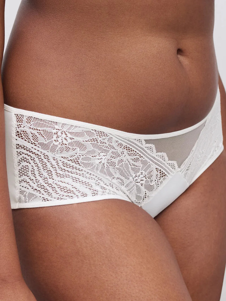 Chantelle - Floral Touch Covering shorty Milk