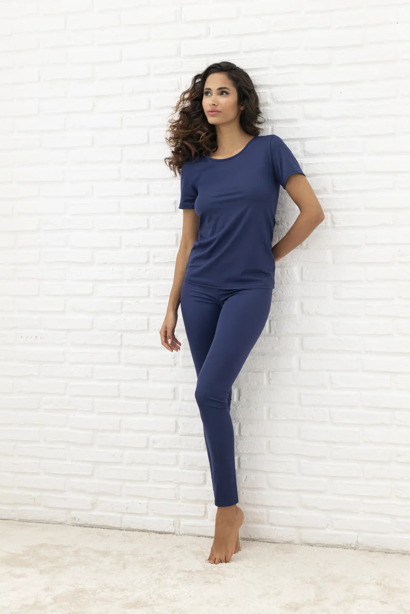 Antigel by Lise Charmel - En Mode Yoga Short-Sleeved Top Bleu Yoga