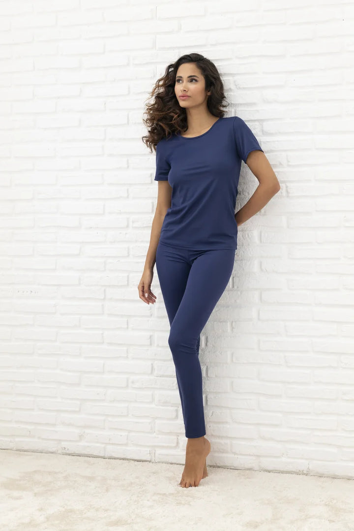 Antigel by Lise Charmel - En Mode Yoga Short-Sleeved Top Bleu Yoga