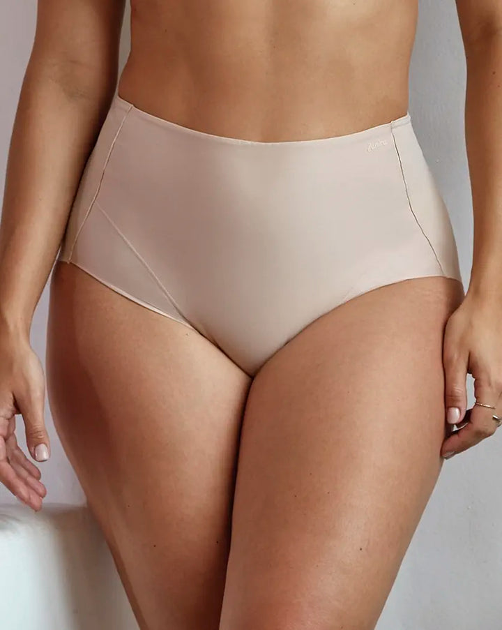 Janira - Perfect Curves Shapewear Brief Dune
