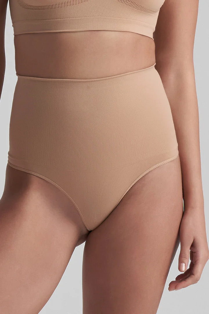 ByeBra - Seameless Shapewear (Strong Support) Seamless High Waist Thong Beige