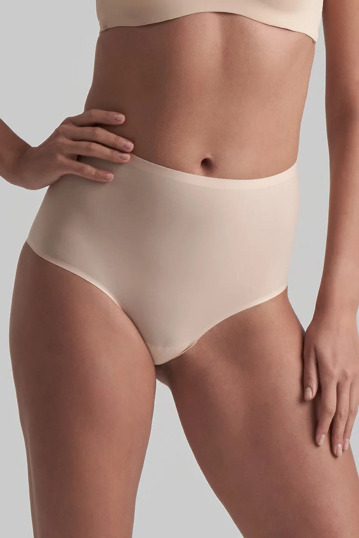 ByeBra - Uni Stretch (1-Size-Fits-Most) Uni Stretch High Brief Beige