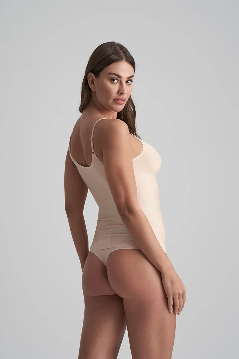 ByeBra - Uni Stretch (1-Size-Fits-Most) Uni Stretch Thong Beige