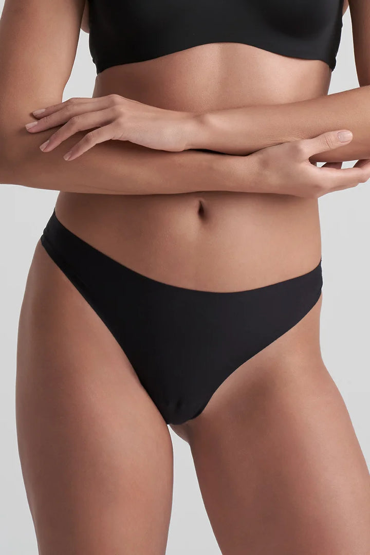 ByeBra - Uni Stretch (1-Size-Fits-Most) Uni Stretch Thong Black