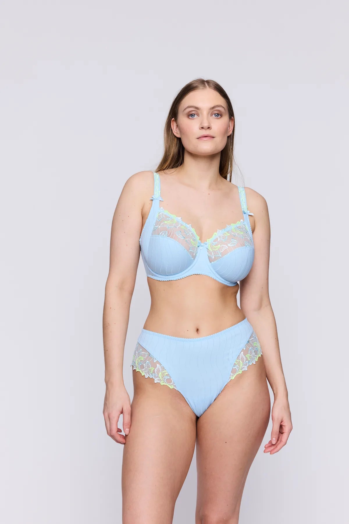 Primadonna - Deauville Luxury Thong Milky Blue