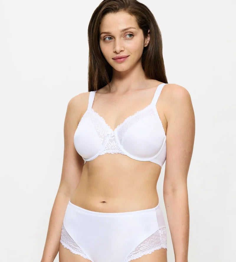 Triumph - Ladyform Moulded Cup Minimiser Bra White