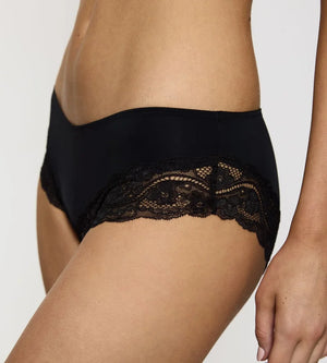 Triumph - Lovely Micro Hipster Black