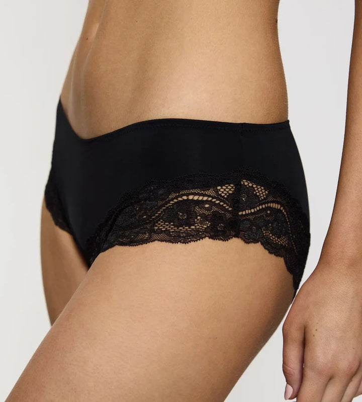 Triumph - Lovely Micro Hipster Black