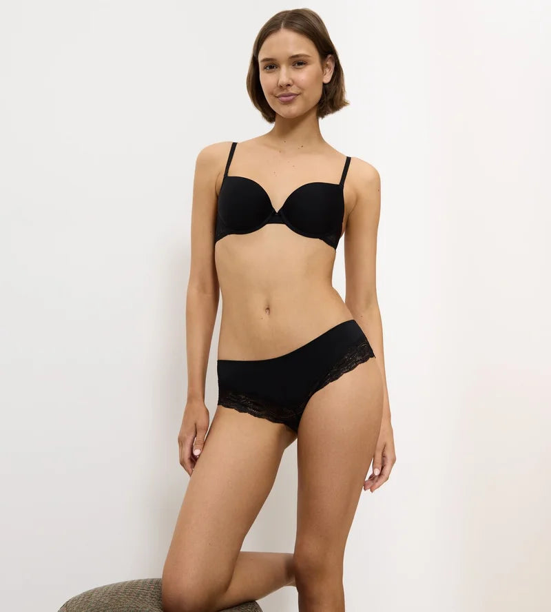 Triumph - Lovely Micro Hipster Black