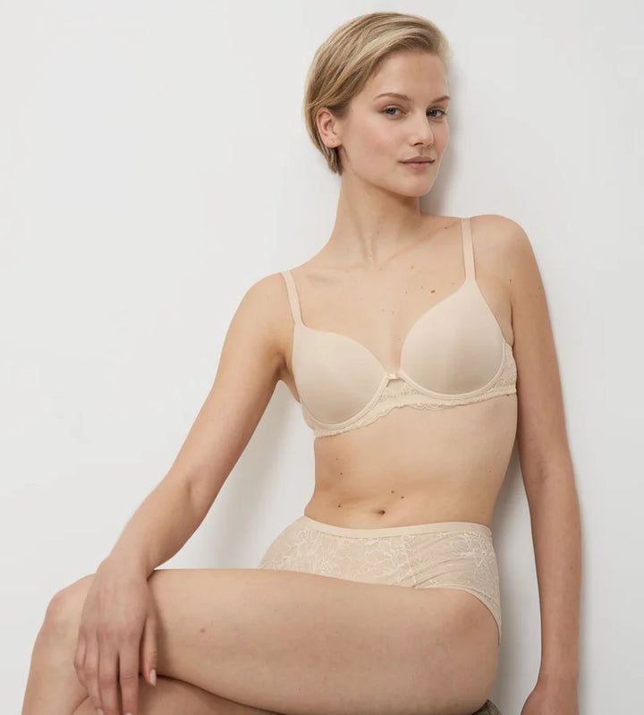Triumph - Amourette Charm Padded T-Shirt Bra Creamy Dream