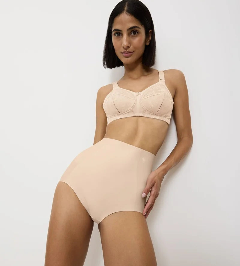 Triumph - Medium Shaping Series Highwaist Panty Nude Beige