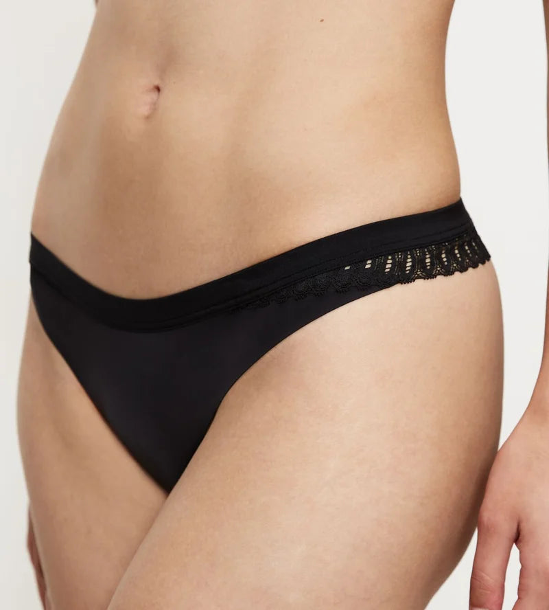 Triumph - Aura Spotlight High Leg String Black