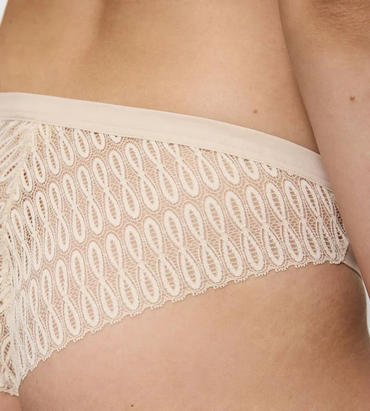 Triumph - Aura Spotlight Brazilian Brief Creamy Dream