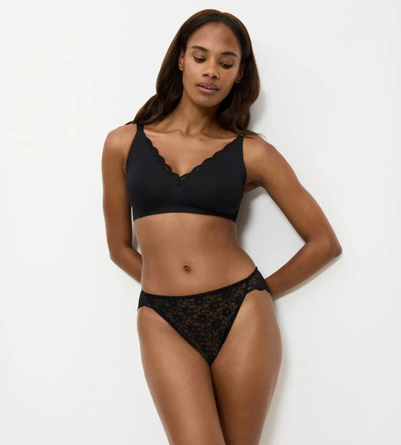 Triumph - Amourette Wireless Minimiser Bra Black