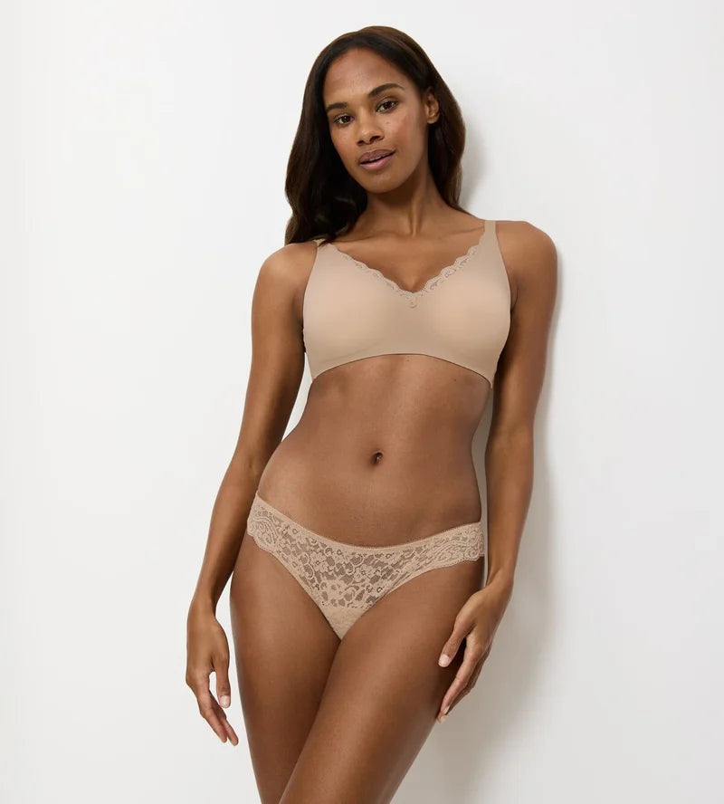 Triumph - Amourette Wireless Minimiser Bra Skin