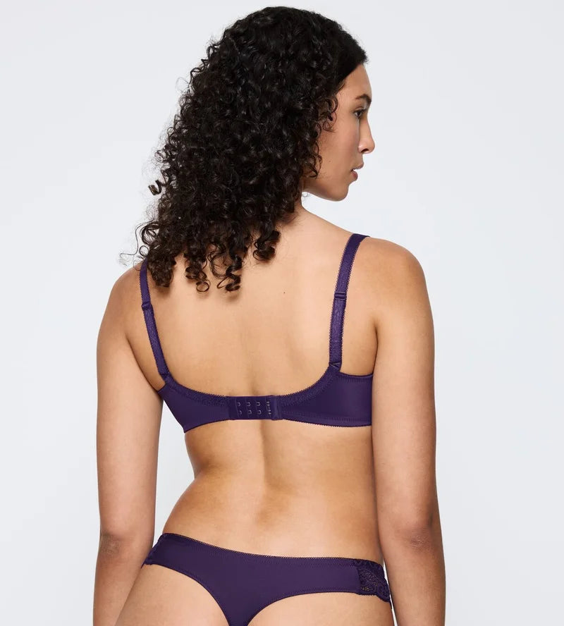 Triumph - Amourette Minimiser Bra Royal Purple