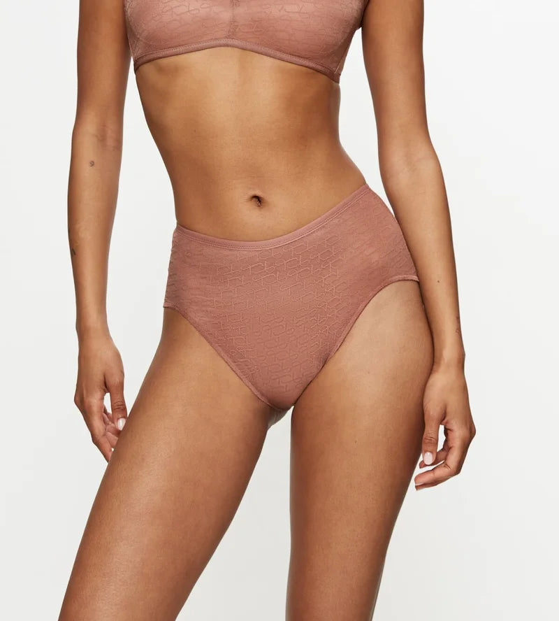 Triumph - Signature Sheer Maxi Brief Ex Toasted Almond