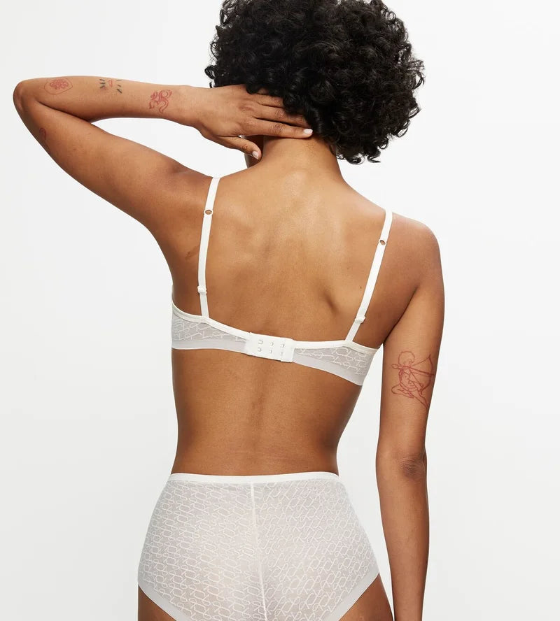 Triumph - Signature Sheer Moulded Bra Ecru White