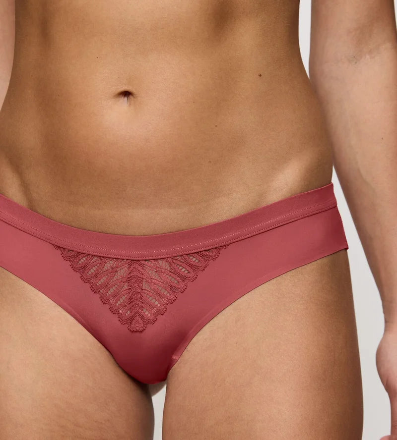 Triumph - Aura Spotlight Brazilian Brief Strawberry Allure