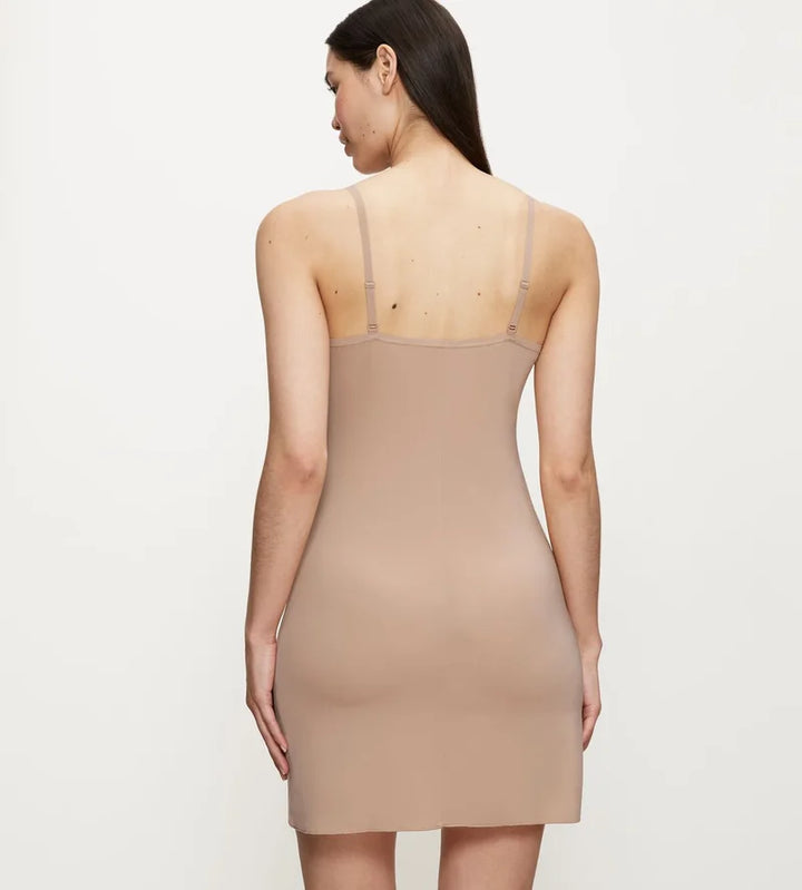 Triumph - Body Make-Up Essentials Dress Smooth Skin