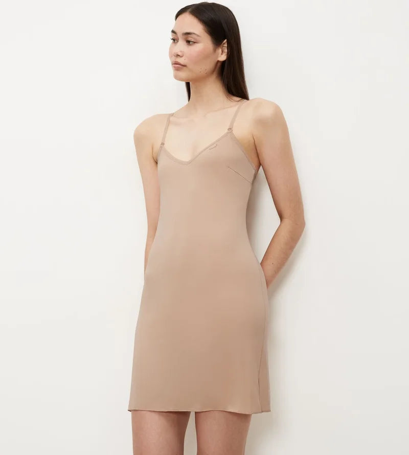 Triumph - Body Make-Up Essentials Dress Smooth Skin