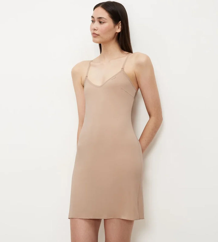 Triumph - Body Make-Up Essentials Dress Smooth Skin