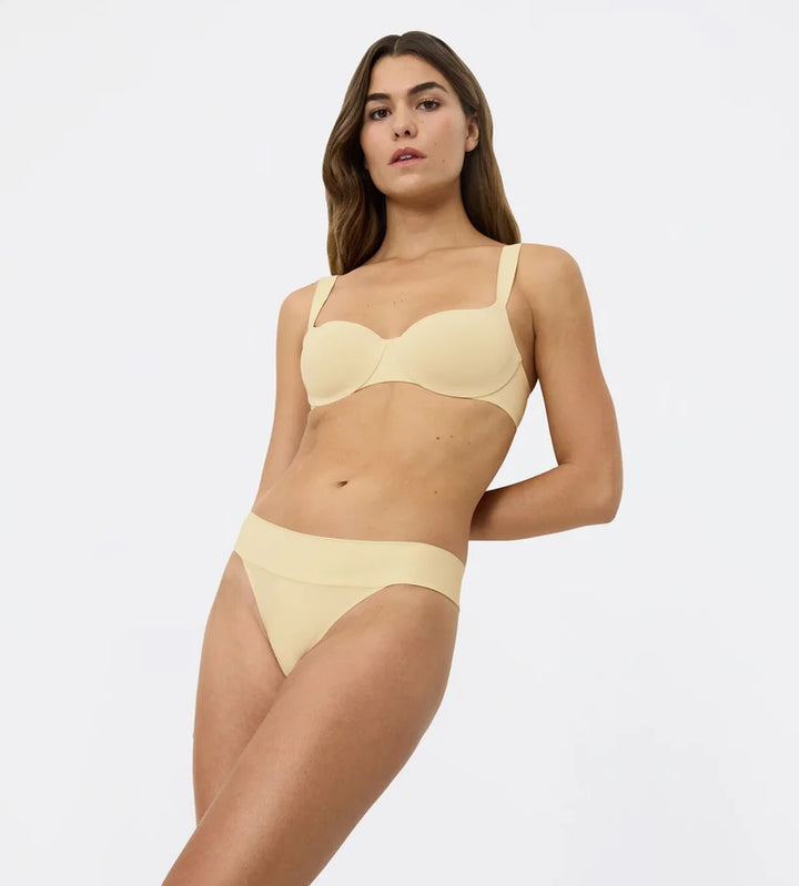 Triumph - Body Make-Up Essentials Illusion Balconette Ex Honey Yellow