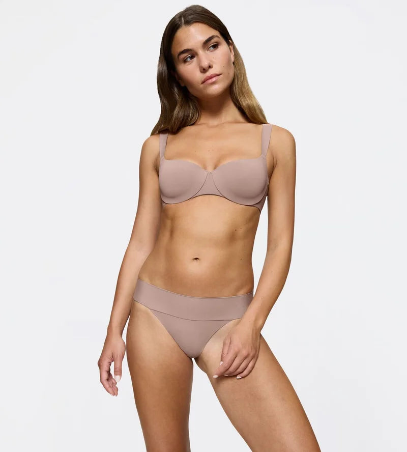 Triumph - Body Make-Up Essentials Illusion String Ex Chocolate Mousse