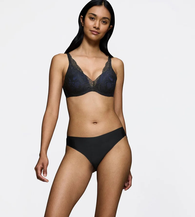 Triumph - Body Make-Up Essentials Illusion Lace Padded Bra Black