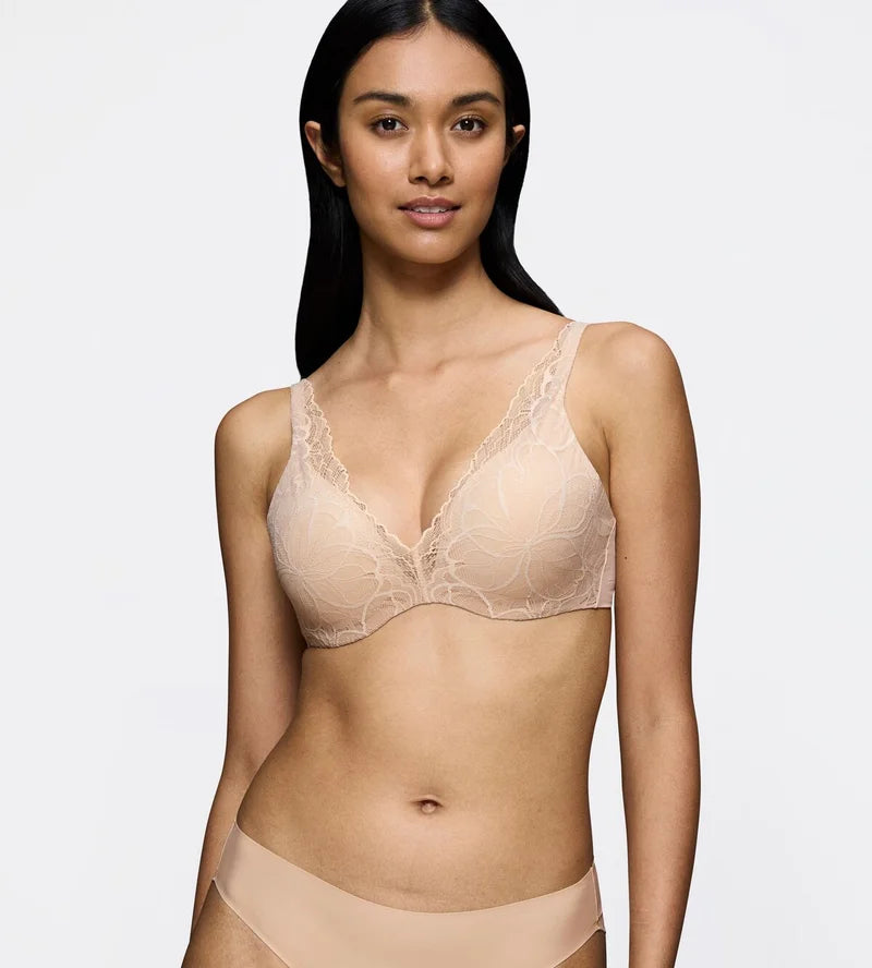 Triumph - Body Make-Up Essentials Illusion Lace Padded Bra Nude Beige