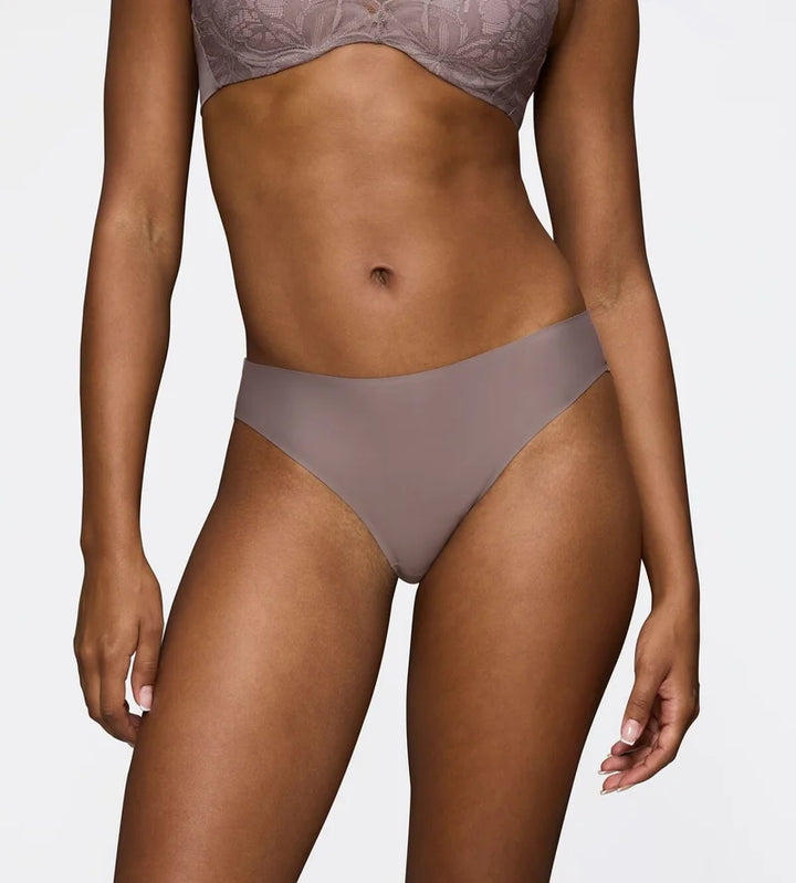 Triumph - Body Make-Up Essentials Illusion Lace Highleg Tai Brief Pigeon Grey