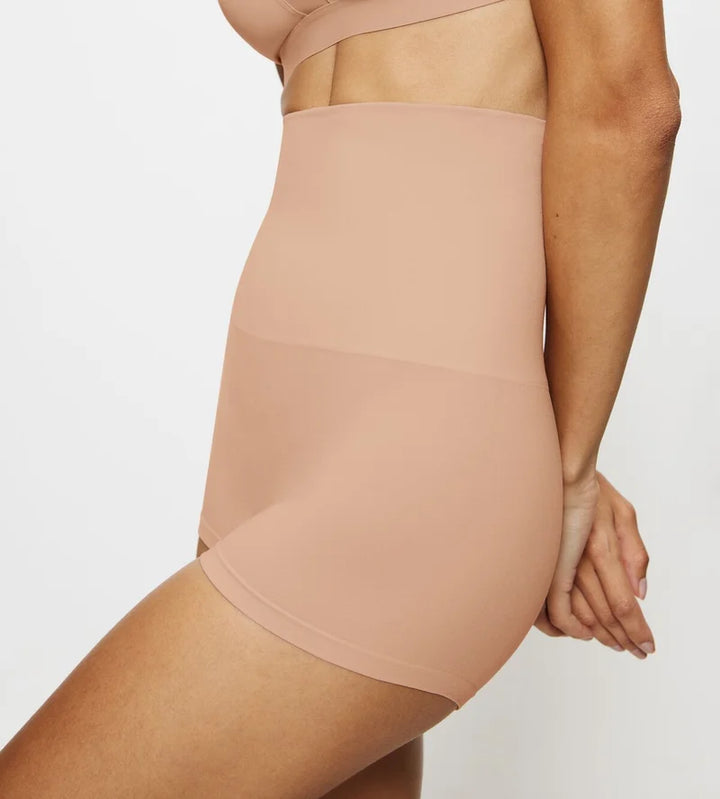 Triumph - Soft Sculpt Bandeau Short Neutral Beige