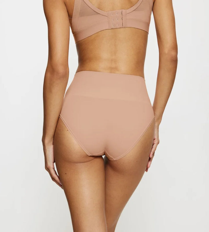 Triumph - Soft Sculpt Bandeau Maxi Brief Neutral Beige