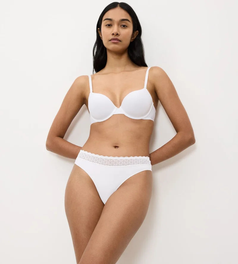 Triumph - Feel Of Modal String White