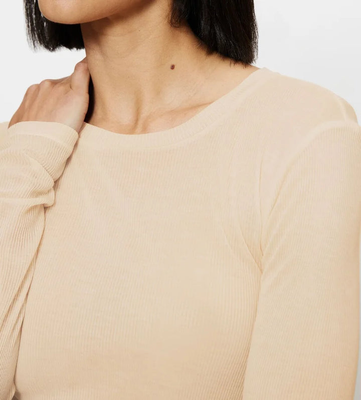Triumph - Beauty Layers Top Lsl Crew Neck Creamy Dream