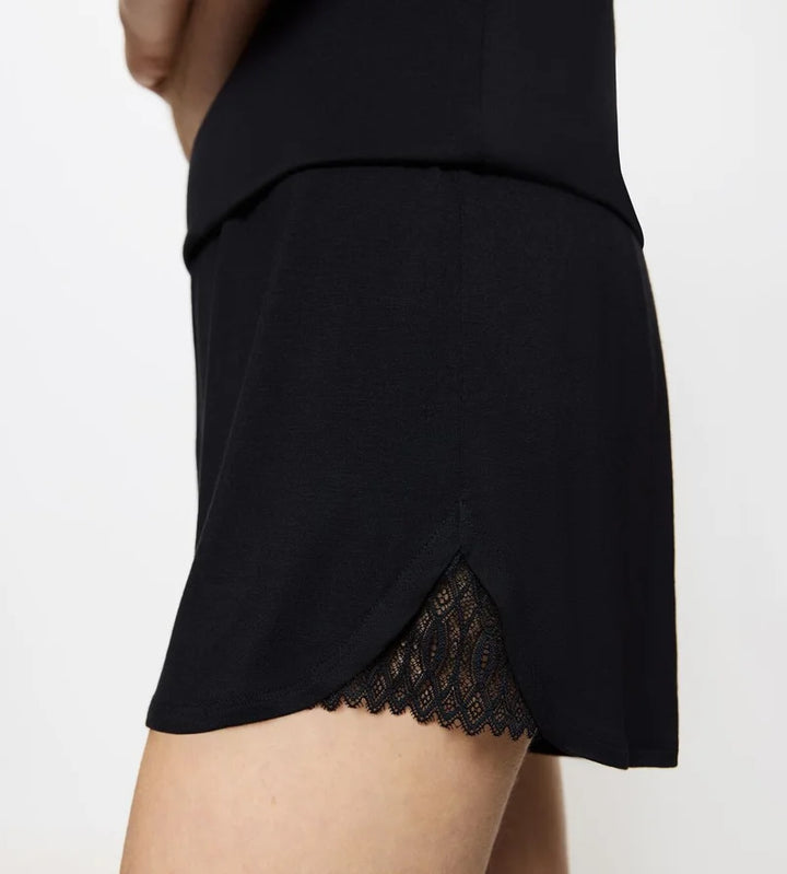 Triumph - Aura Spotlight Shorts Black