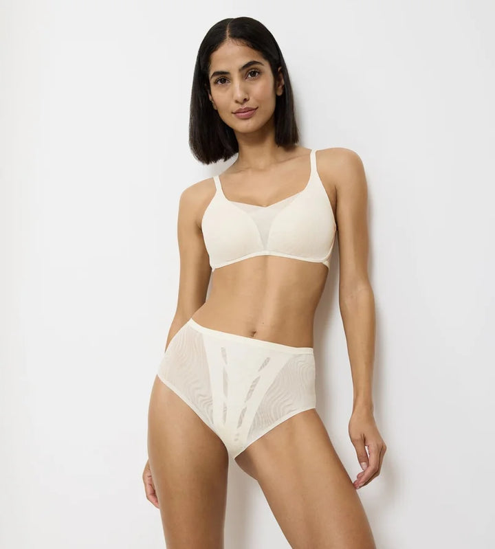 Triumph - Shape Smart Wireless Padded Bra Ecru White